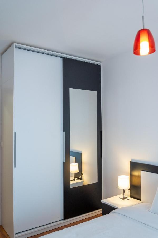 Sunny 1Bdr Apartment Near Center Sofya Dış mekan fotoğraf