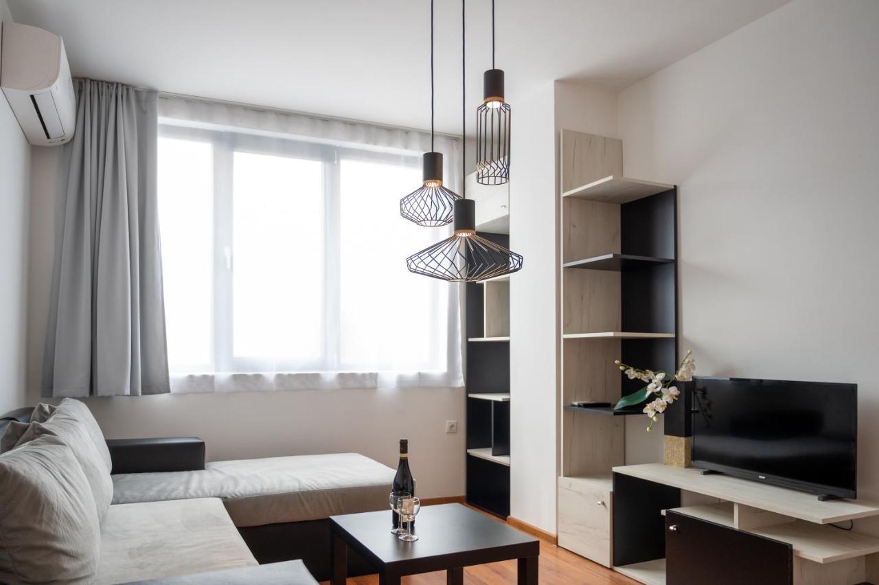 Sunny 1Bdr Apartment Near Center Sofya Dış mekan fotoğraf