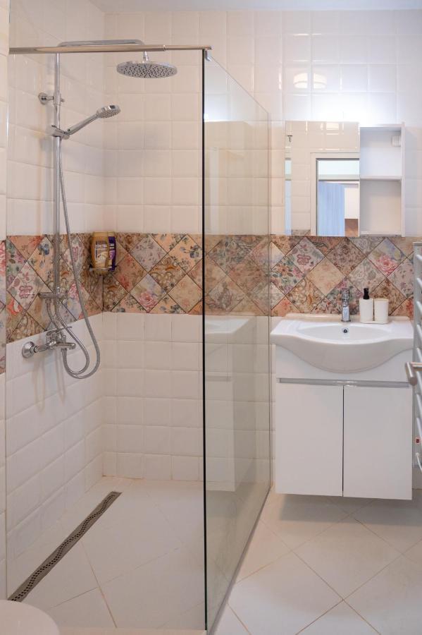 Sunny 1Bdr Apartment Near Center Sofya Dış mekan fotoğraf