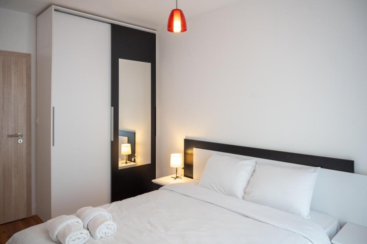 Sunny 1Bdr Apartment Near Center Sofya Dış mekan fotoğraf