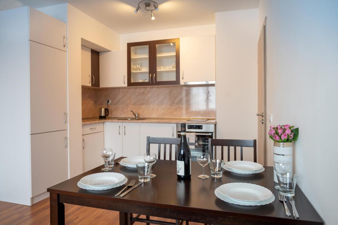 Sunny 1Bdr Apartment Near Center Sofya Dış mekan fotoğraf
