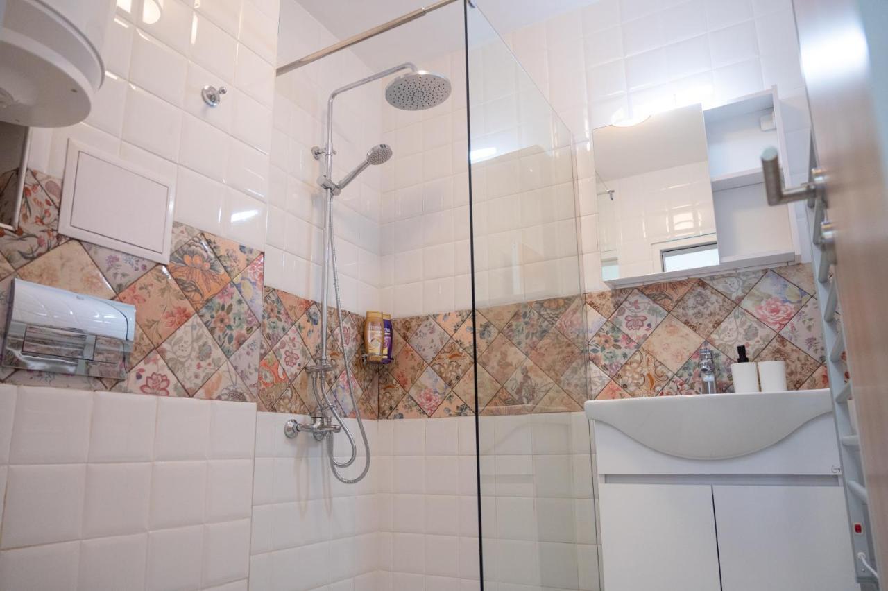 Sunny 1Bdr Apartment Near Center Sofya Dış mekan fotoğraf